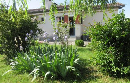 G&icirc;te n&deg;31G101395 Aussonne - Haute-Garonne - Vue du jardin sur la terrasse