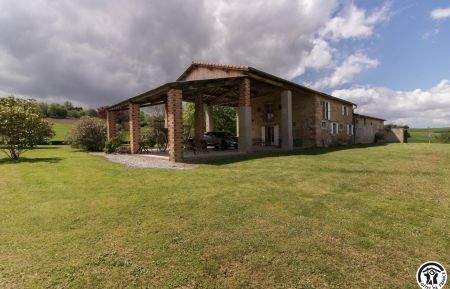 G&icirc;te n&deg;31G100373 Saint-Julia - Haute-Garonne - Jardin.G&icirc;te.Le.Fort.Saint.Julia.Revel.Lac.Saint.Ferr&eacute;ol