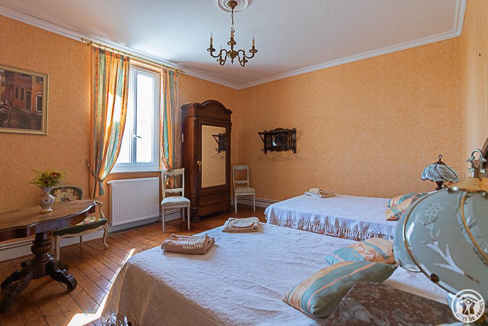 Chambre.4.personnes.1er.étage.Maison.D'Hôtes.Chez.Elisa.Le.Fousseret.Martres.Tolosane photo 11