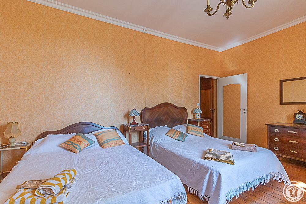 Chambre.4.personnes.1er.étage.Maison.D'Hôtes.Chez.Elisa.Le.Fousseret.Martres.Tolosane photo 3