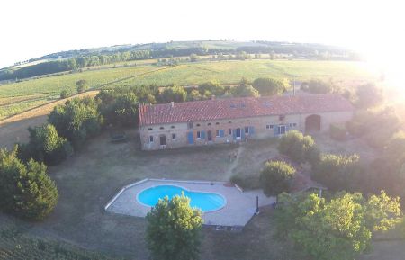 G&icirc;te n&deg;31G100989 Montesquieu-Lauragais - Haute-Garonne - maison vue par dr&ocirc;ne ao&ucirc;t 2022