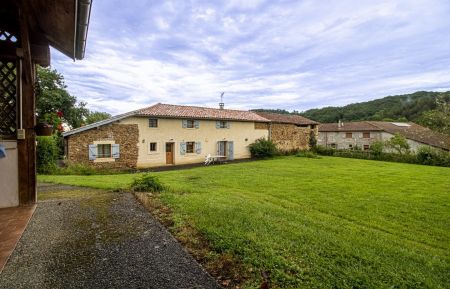 G&icirc;te n&deg;65G148411 Tajan - Hautes-Pyr&eacute;n&eacute;es - photo